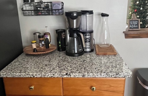 Milwaukee Casa | Lovely MKE Airport Home Sleeps 6 w/ Wonderful Outdoors Space.