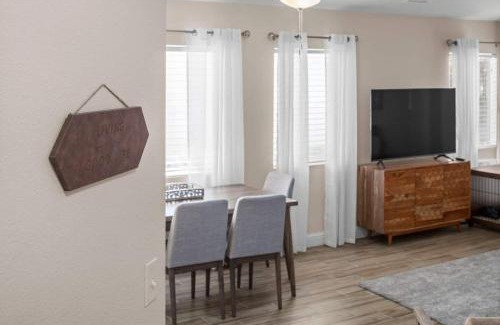 Pumpkin Center Casa | Modern Southwest Escape 2 Master Bedrooms