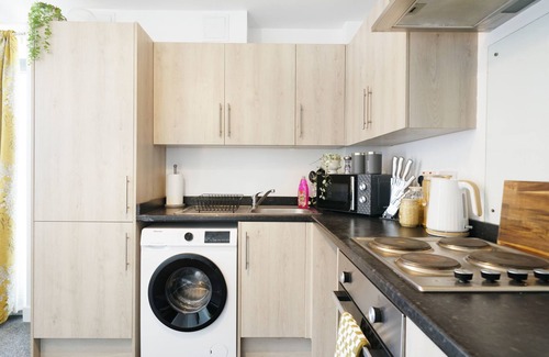 George Green Apartamento | Modern Spacious 2 Bed 2 Bath Apartment