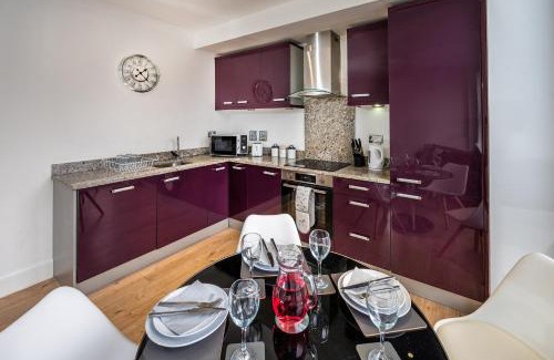Reading Apartamento | Modern & spacious 2-bed flat with secure parking