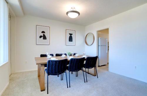 Aurora Highlands Apartamento | Modern & Spacious 2BR Apartment at Crystal city