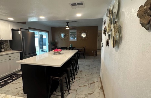 Casa Grande Casa | Modern & Spacious 3-Bedroom 2-bathroom Home