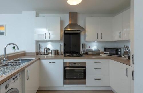 Yeovil Casa | Modern & Spacious 4 Bedroom House in Yeovil