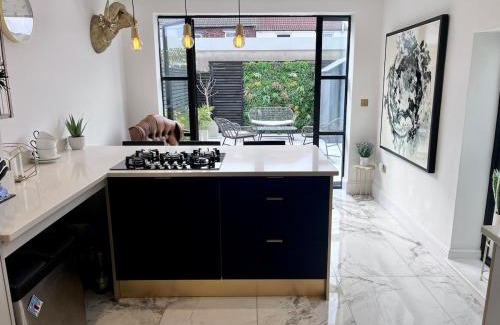 Canton Casa | Modern, spacious, and elegant four bedroom home