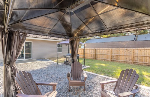 Dunnellon Casa | Modern Spacious Comfy 3 Bedroom 2 Bathroom Home Short Walk to Rainbow River