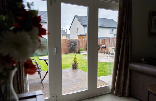 Polmadie Casa | Modern Spacious Family Home. Short walk to City Centre