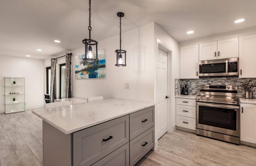Imperial Point Casa | Modern Spacious Home With Pool Jacuzzi