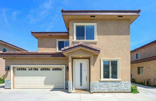 La Puente Casa | Modern Spacious Home Bright, Family Group Friendly