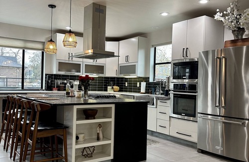West Highland Casa | Modern Spacious Home w/ Luxury Outdoor Rooftop Walkable to dining, parks & more!
