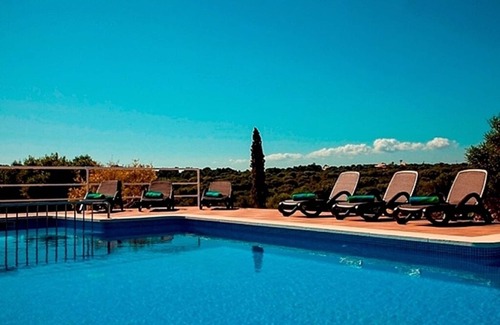 Sant Lluis Villa | Villa contemporánea reciente, piscina privada, aire acondicionado, wifi, TDT y tranquilidad.