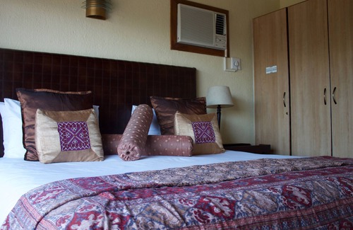 Hazyview Cabina | Villa moderna y espaciosa a minutos del Parque Nacional Kruger.