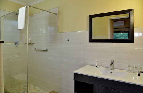 Hazyview Cabina | Villa moderna y espaciosa a minutos del Parque Nacional Kruger.
