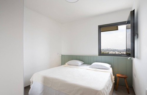 Mea She'arim Apartamento | Modern Spacious W/Balcony & Panoramic Views of Old City!!