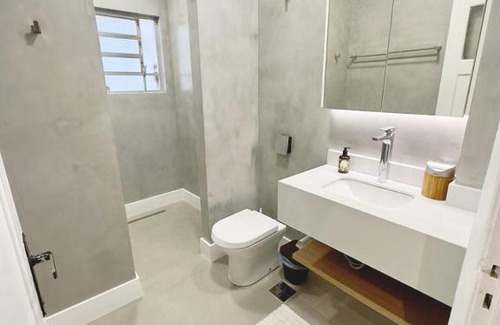 Aparecida Apartamento | Modern, spacious with beach view!