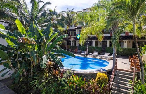 Coco Sunset Hills Apartamento | Modern Split-Level 2-Bedroom Condo with Pools, Terrace & Easy Beach Access