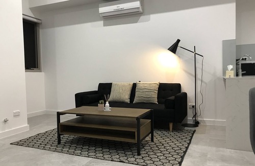 Asquith Apartamento | Moderno / Split Lvl / Caminar a la estación / Coles / Netflix