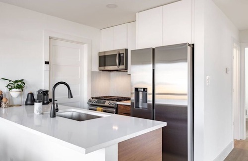 East Congress Condominio | Modern St. Elmo 2 Bedroom 10 Min- DT/Zilker