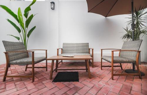 Lázaro Cárdenas Apartamento | Modern Stadium Bungalow
