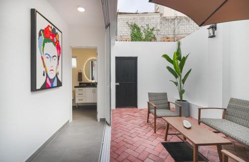 Lázaro Cárdenas Apartamento | Modern Stadium Bungalow