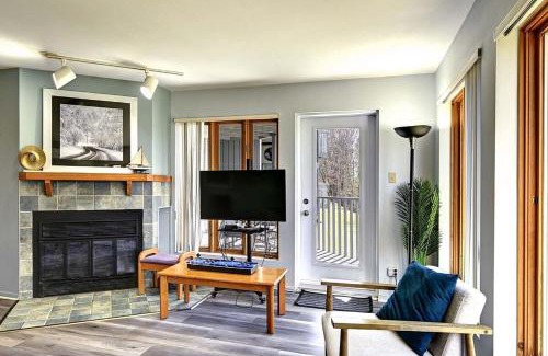 Mont-Tremblant Apartamento | Modern Stay in Mont-Tremblant with Free Parking & Free WiFi Access