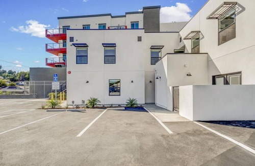 Vista Apartamento | Modern Stay | Legoland, Beaches & Coastal Eats!
