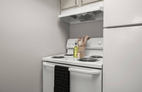 Hancock Apartamento | Modern Stay Near Downtown | Fast Wi-Fi+ Parking