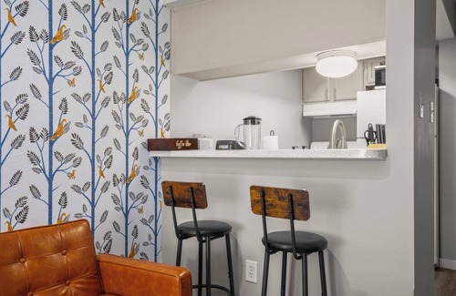 Hancock Apartamento | Modern Stay Near Downtown | Fast Wi-Fi+ Parking