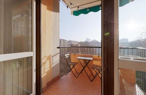 Prato Centenaro Apartamento | Modern Stay with Balcony near Niguarda Hospital
