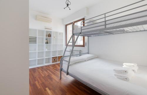 Prato Centenaro Apartamento | Modern Stay with Balcony near Niguarda Hospital