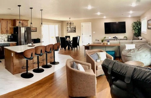 Columbia Casa | Modern Staycation