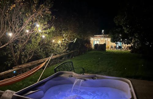Balatonfured Casa | Modern stone house in Balatonfüred with jacuzzi