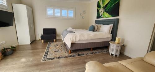 Wollongong CBD Casa | Modern Studio 10mins walk to Wollongong Hospital & Train Station with Parking