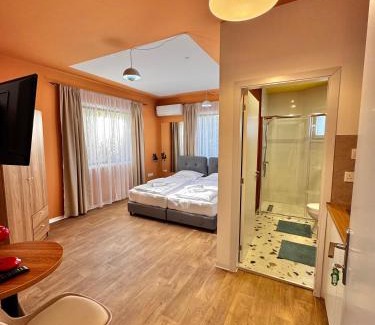 Limassol Apartamento | Modern Studio 2 private Kitchenette and Bathroom