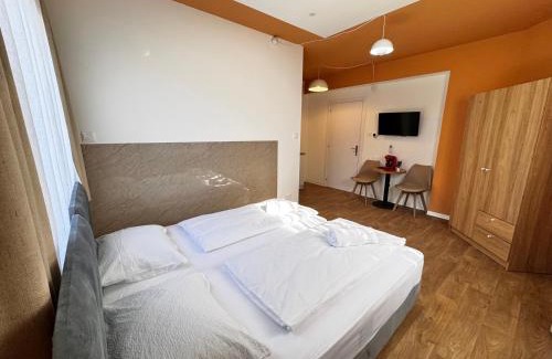 Limassol Apartamento | Modern Studio 2 private Kitchenette and Bathroom