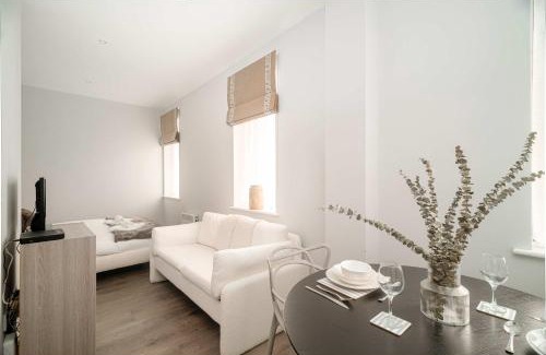 Liverpool Apartamento | Modern Studio Apartment in Waterloo Liverpool