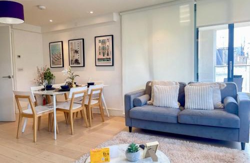 St. Johns Wood Apartamento | Modern Studio Apartments & 3Bedroom flat with Pvt Balcony steps from Regent's Park