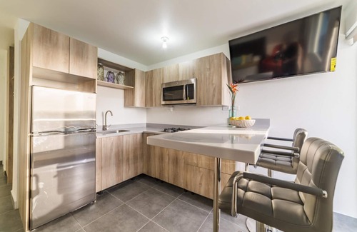 Kamay Apartamento | Modern Studio Apt close to Beaches W/ Parking