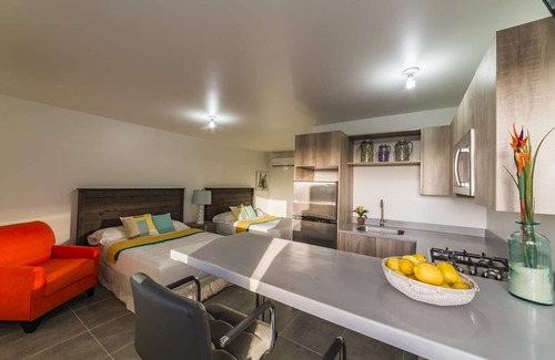 Kamay Apartamento | Modern Studio Apt close to Beaches W/ Parking