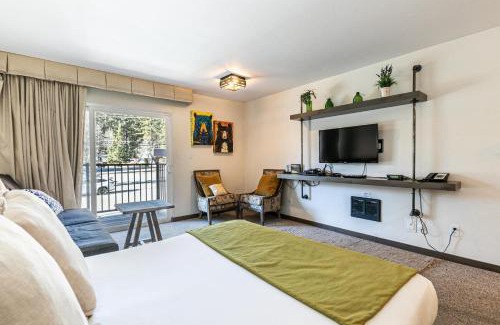Truckee Casa | Modern Studio Deluxe #231 at Donner Lake Village
