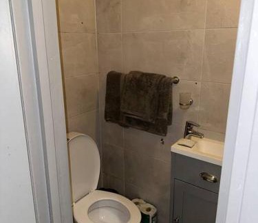 Pettits Apartamento | Modern studio flat in Romford