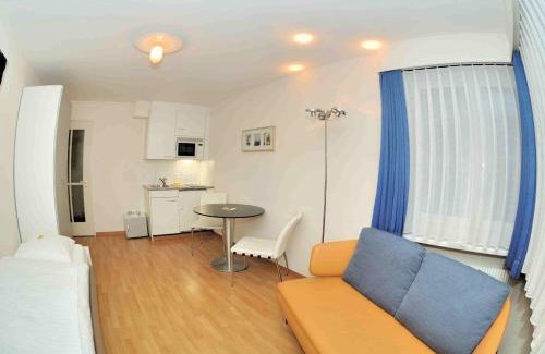 District 6 Apartamento | Modern studio near main station - Crown 16