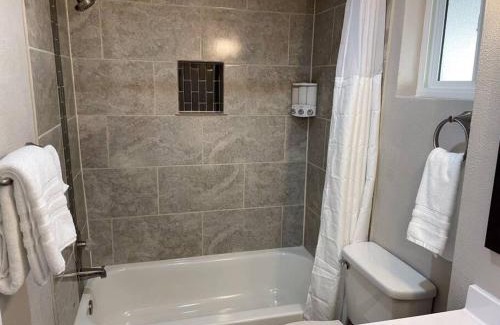 University Heights Apartamento | Modern Studio - Near Unm, Nob Hill And Downtown