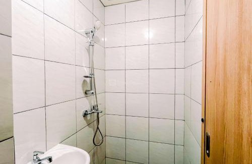 Makassar Apartamento | Modern Studio (No Kitchen) at Bandaraya - Tallasa City Makassar Apartment By Travelio