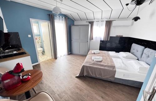 Limassol Apartamento | Modern Studio Nr12 private Kitchenette, Bathroom, Balcony