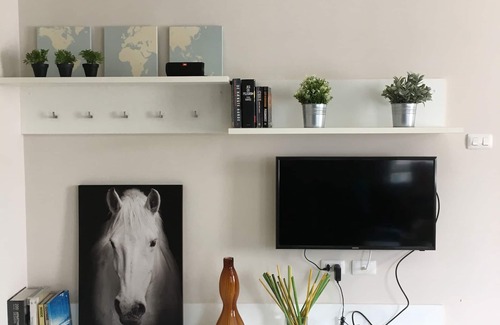 Kathu Condominio | Modern Studio Room at Kathu