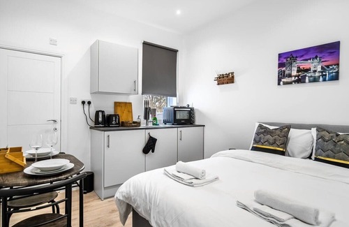 Wembley Central Apartamento | Modern Studio Rooms in Wembley 5 DUP