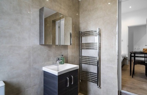 Wembley Central Apartamento | Modern Studio Rooms in Wembley 5 DUP