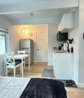 Del Rey Apartamento | Modern Studio Stylish &Cozy Back Unit