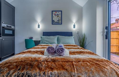 Filton Casa | Modern studio w/underfloor heating & parking
