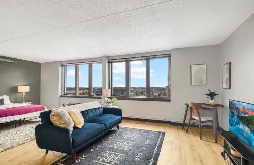 Downtown Des Moines Apartamento | Modern Studio - Walk To Wells Fargo Arena